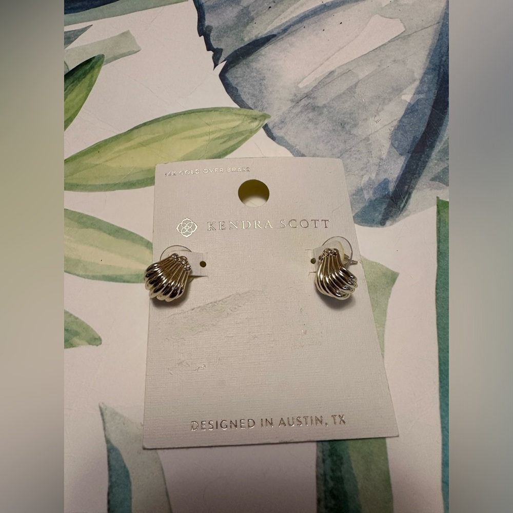 Kendra Scott Gold earrings - NWT